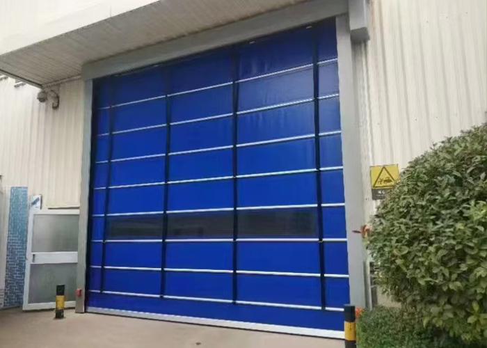 雄达门窗分享：包头市快速堆积门的材质有哪些？